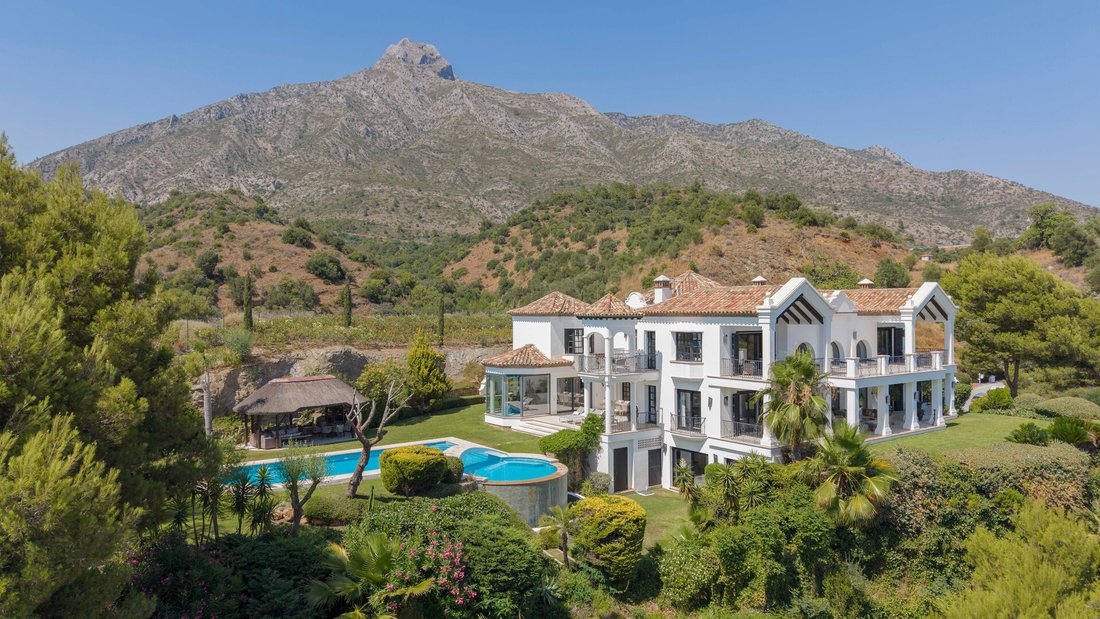 Villa in Marbella, Andalusia, Spain 1 - 18339552