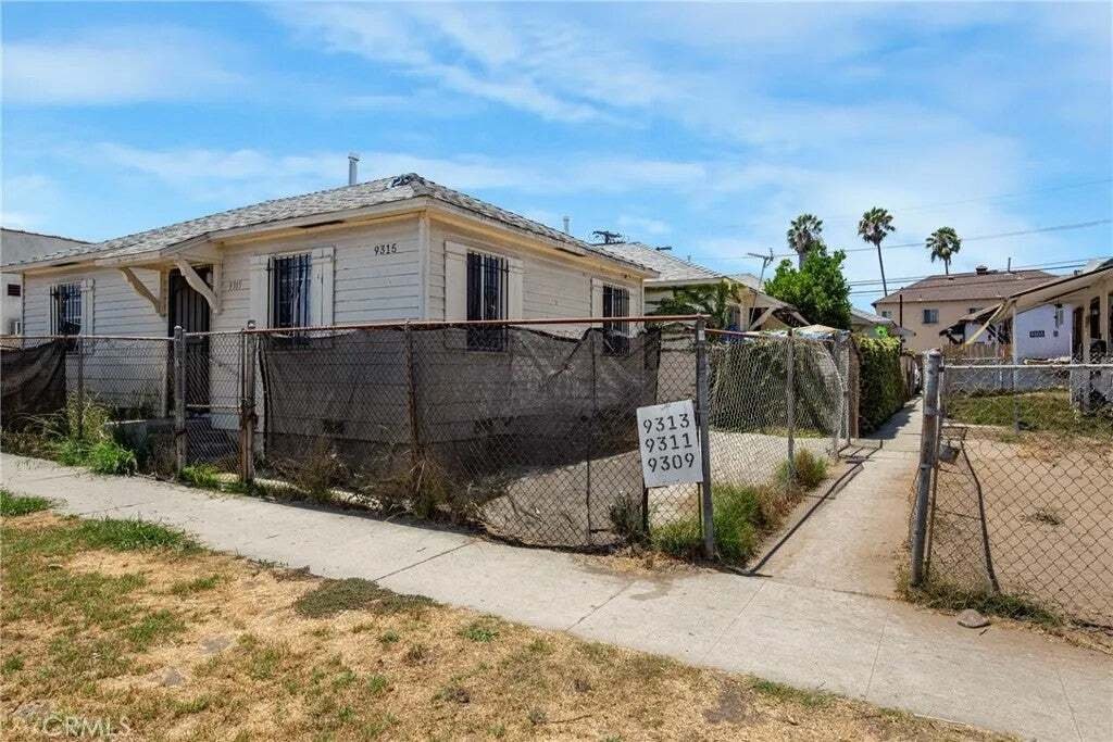 Los Angeles, California, United States 4 - 18591967