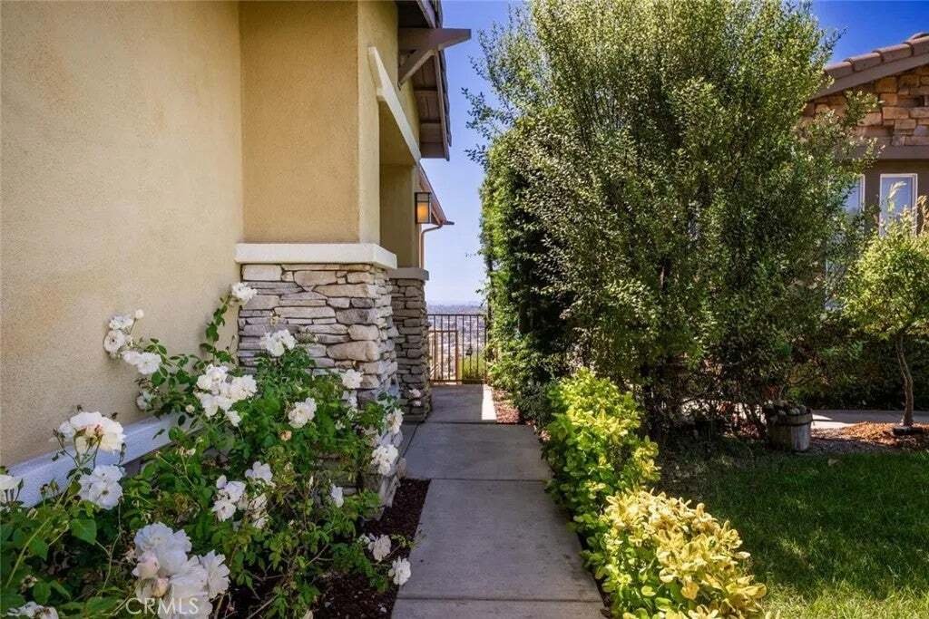 Condo in Signal Hill, California, United States 4 - 18545996