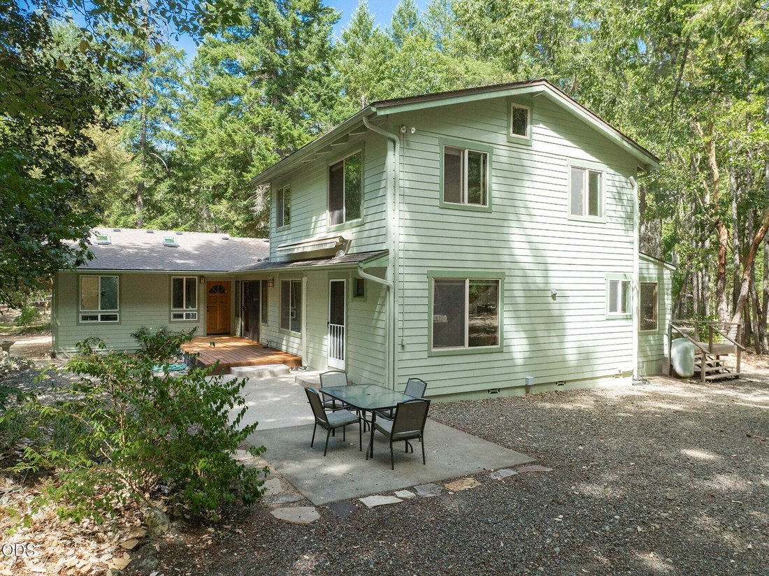 House in Cave Junction, Oregon, United States 2 - 18591333