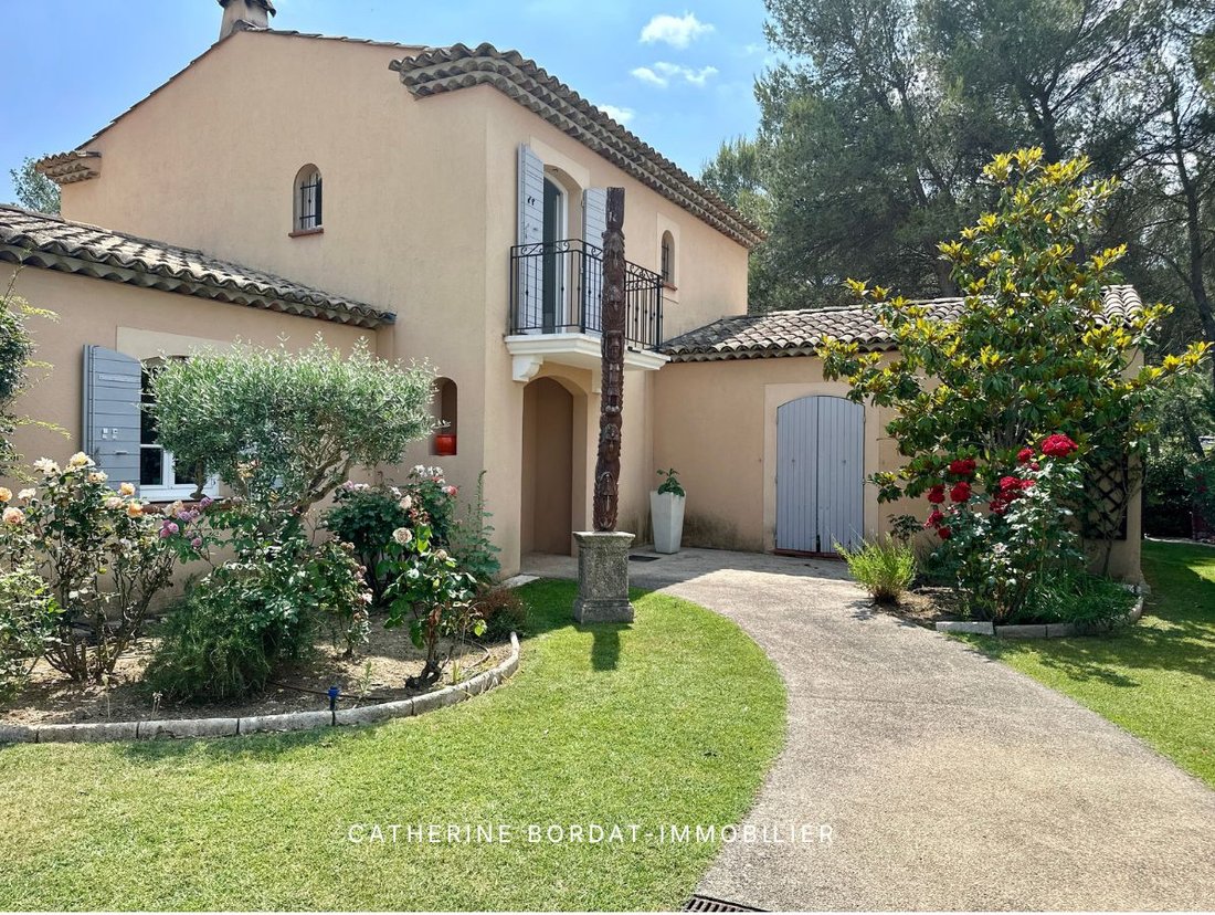 Villa in Mallemort, Provence-Alpes-Côte d'Azur, France 2 - 18593181