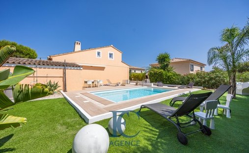 House in Centre Ouest, Ollioules, France 1