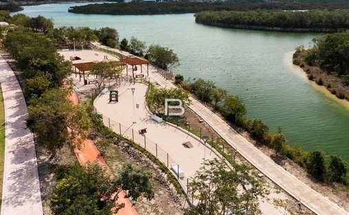 Land in Cancún, Quintana Roo, Mexico 1