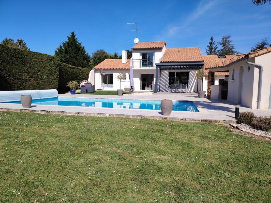 House in Auxances, Migné-Auxances, France 1 - 18590244