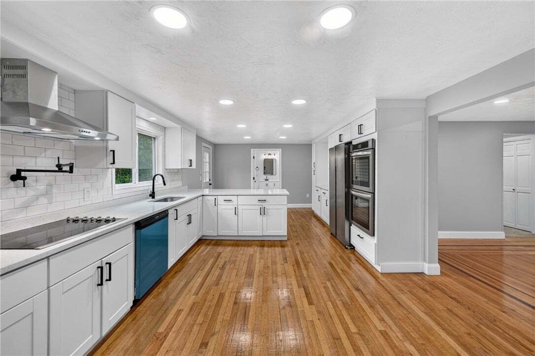 House in North Smithfield, Rhode Island, United States 2 - 18588822
