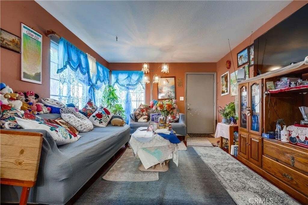 Santa Ana, California, United States 3 - 18592050