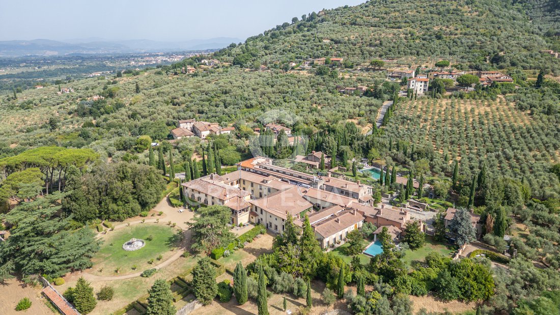 Estate in Castelfranco Piandisco, Tuscany, Italy 1 - 18591683