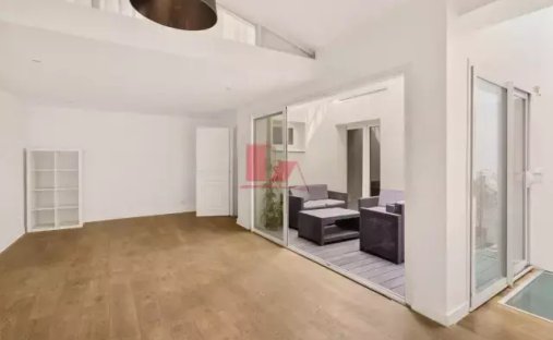 Penthouse in Insurrection, Vanves, France 1