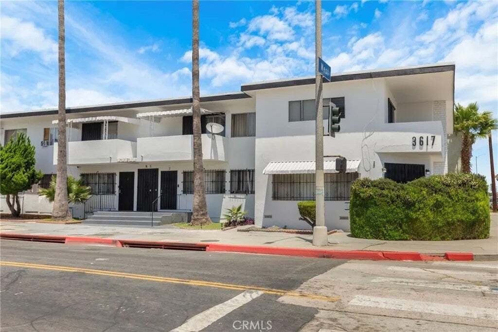 Los Angeles, California, United States 2 - 18591976