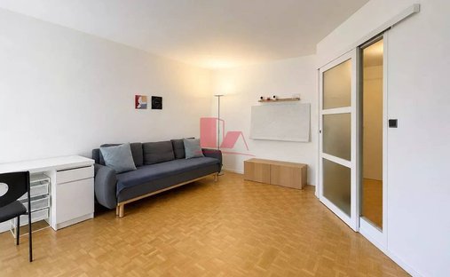 Apartment in Insurrection, Vanves, France 1