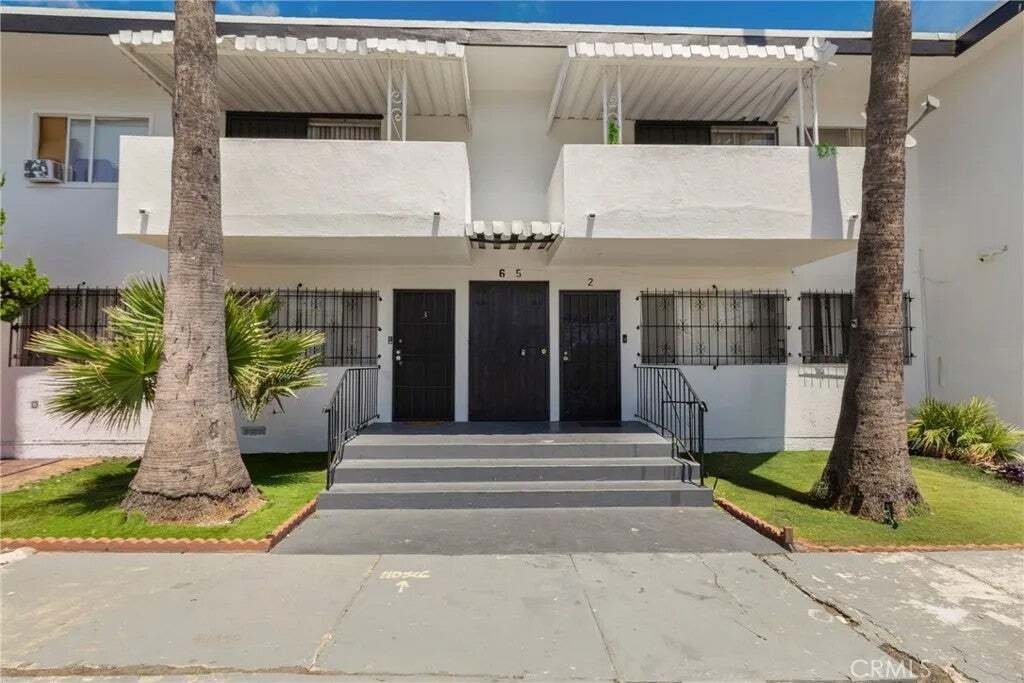 Los Angeles, California, United States 4 - 18591976