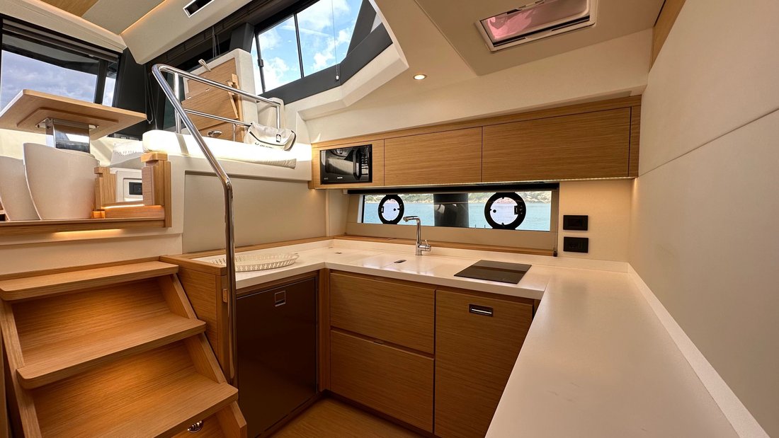 Motor Yacht in France 4 - 18589037