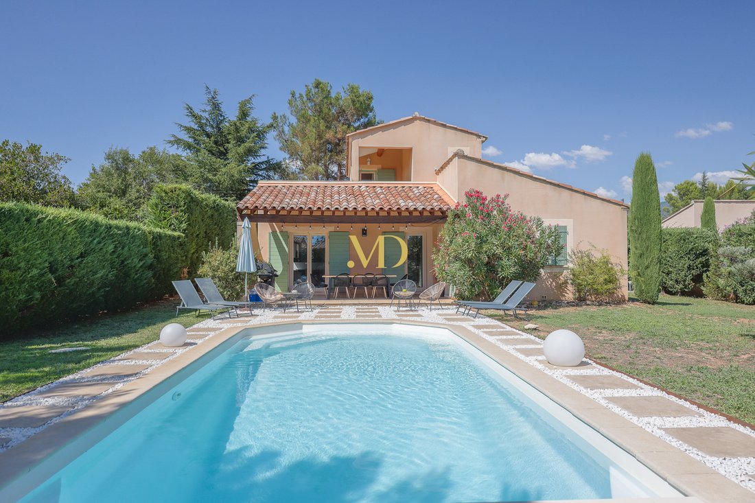 House in Saint-Saturnin-lès-Apt, Provence-Alpes-Côte d'Azur, France 1 - 18592619
