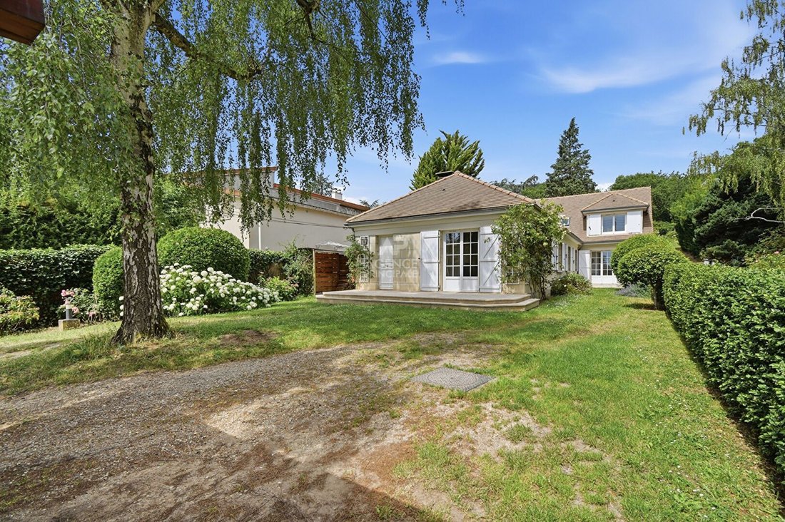 House in Mareil-Marly, Ile-de-France, France 2 - 18589698