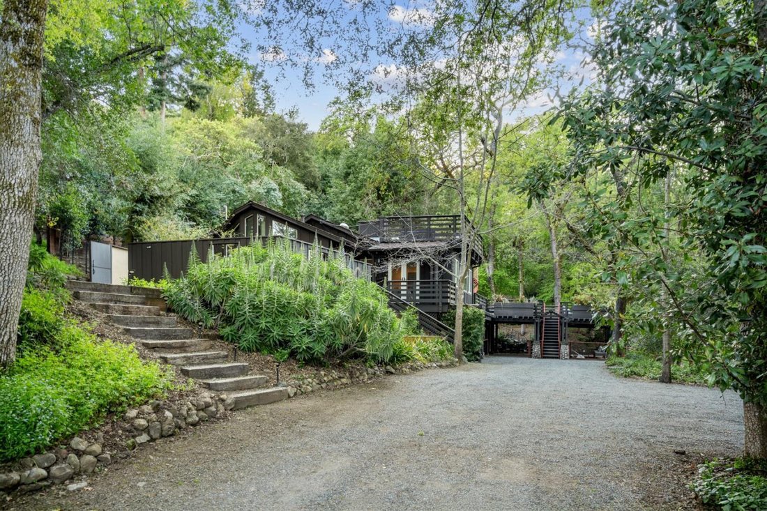 Portola Valley, California, United States 2 - 18589416