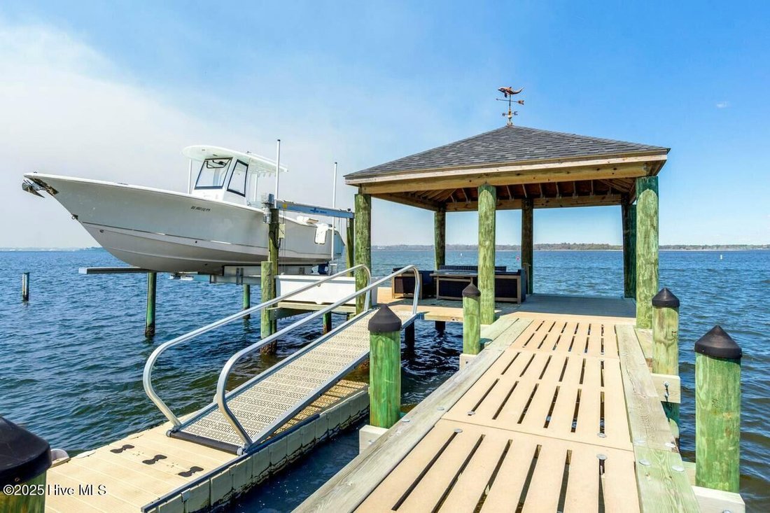 House in Emerald Isle, North Carolina, United States 3 - 18592542