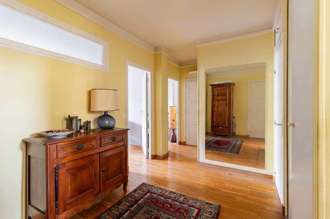 Apartment in Perouses, Paris, Ile-de-France 4 - 18593870
