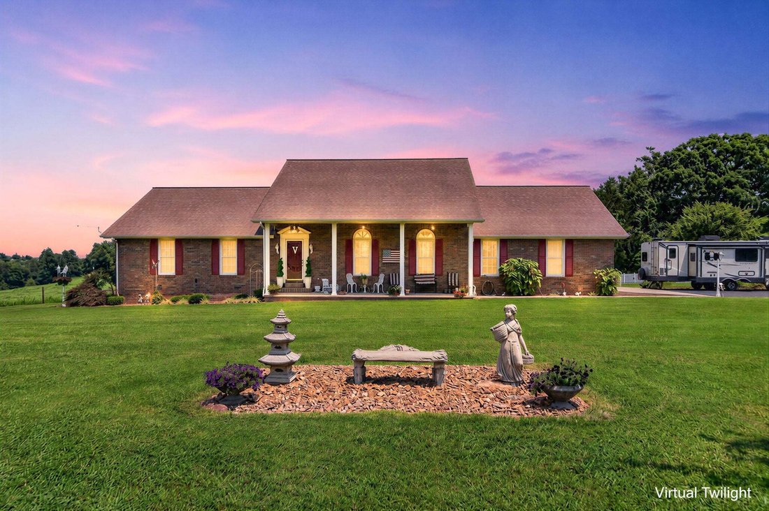 House in Red Boiling Springs, Tennessee, United States 1 - 18592116