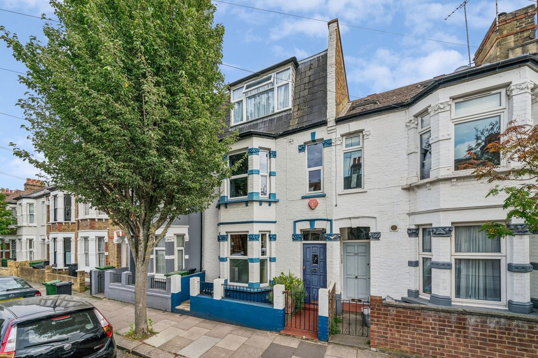 House in Barons Court, Hammersmith and Fulham, England 2 - 18588970