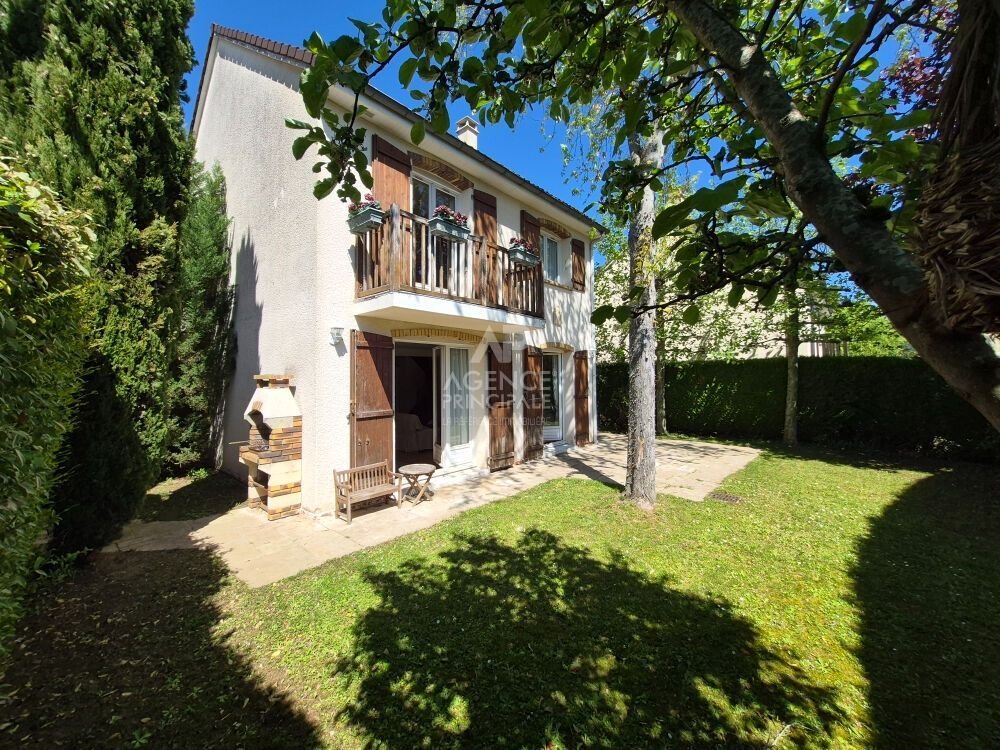 House in Forêt, Saint-Germain-en-Laye, France 2 - 18589682