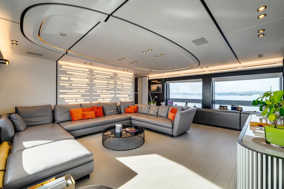 Motor Yacht in France 3 - 18589002
