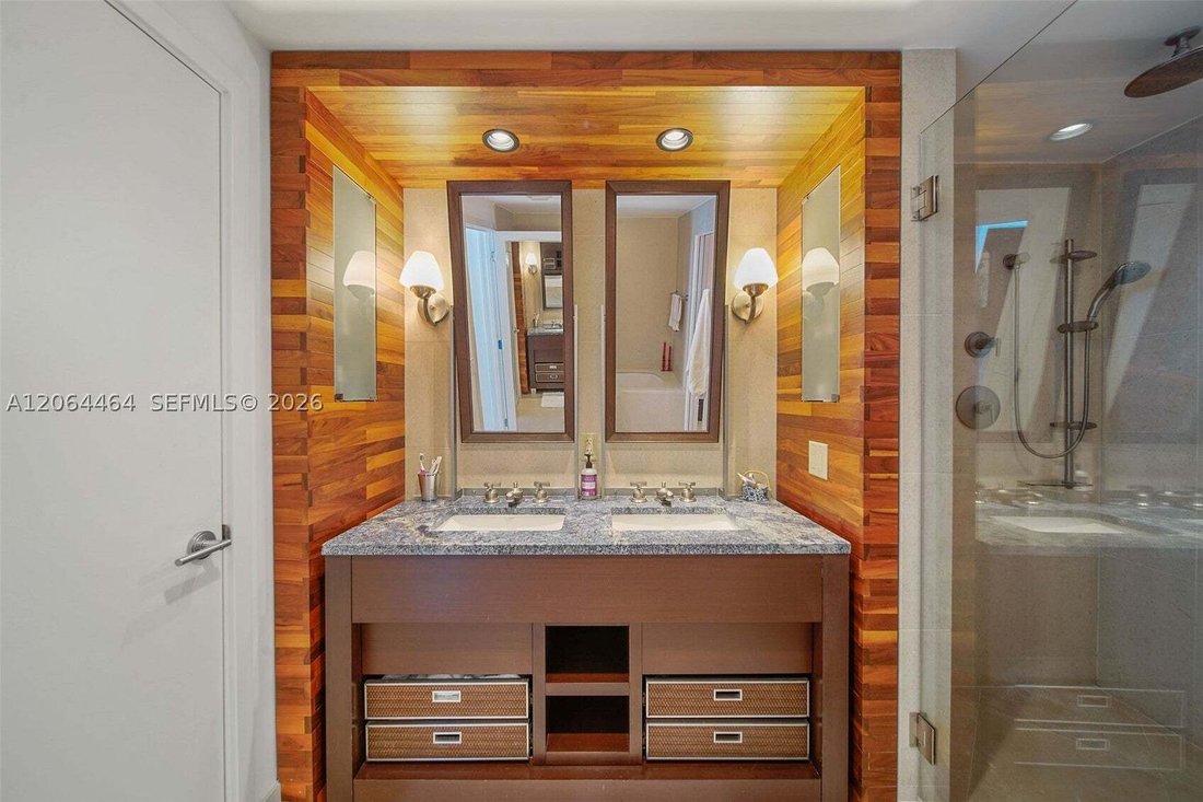Condo in Miami Beach, Florida, United States 4 - 18588959