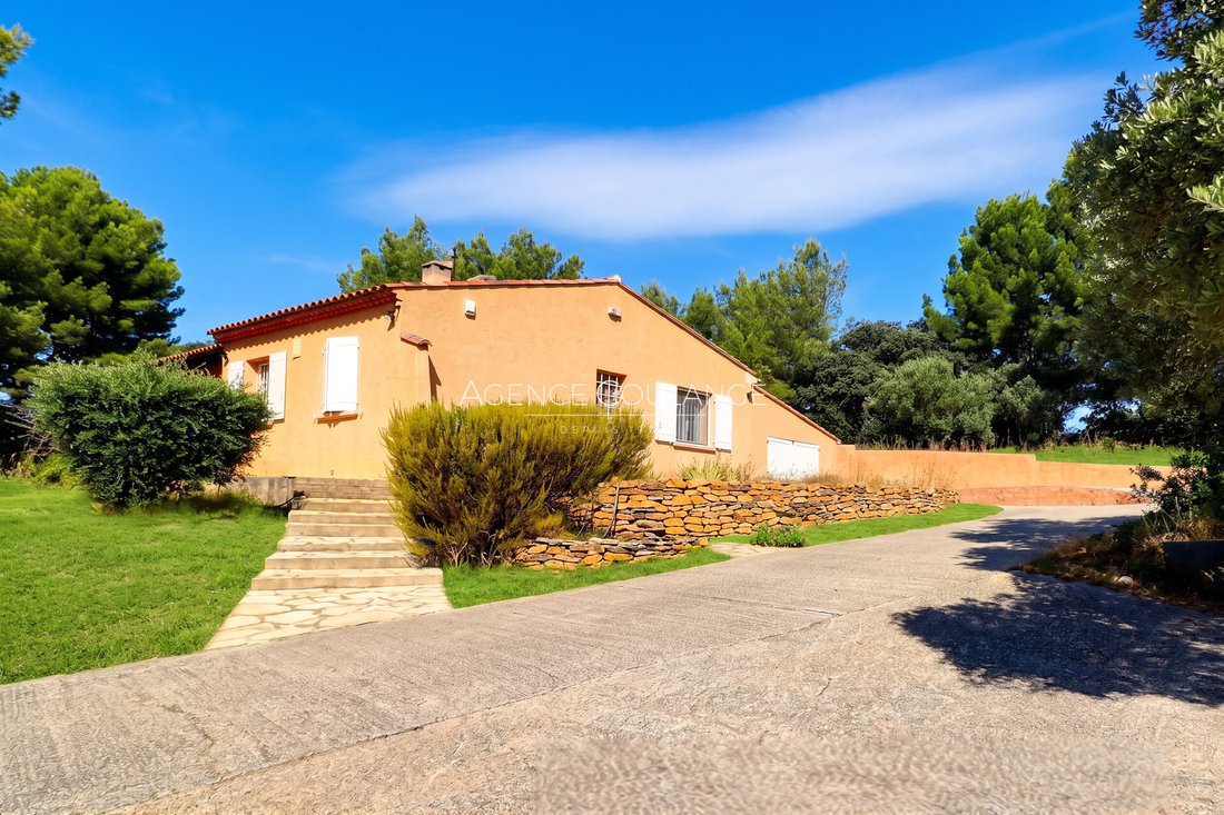 Villa in La Cadiere-d'Azur, Provence-Alpes-Côte d'Azur, France 1 - 18590211