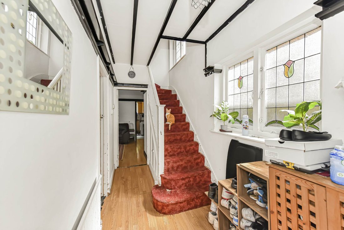 House in West Acton, Ealing, England 2 - 18590977