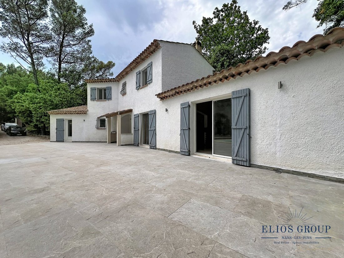 Villa in Besse-sur-Issole, Provence-Alpes-Côte d'Azur, France 2 - 18593931