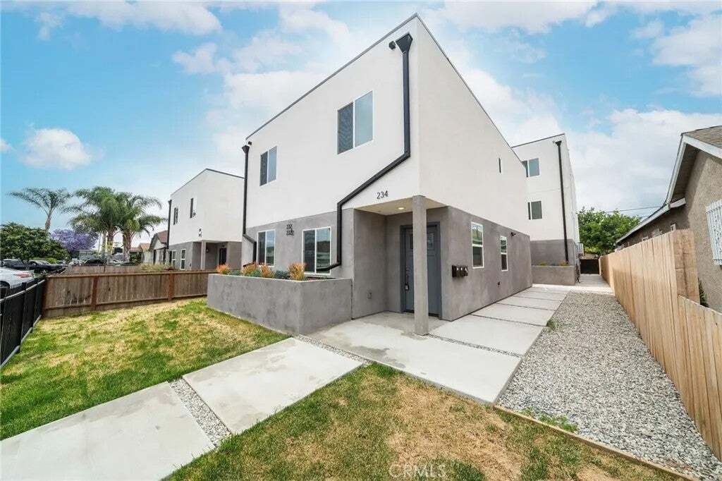 Los Angeles, California, United States 1 - 17628253