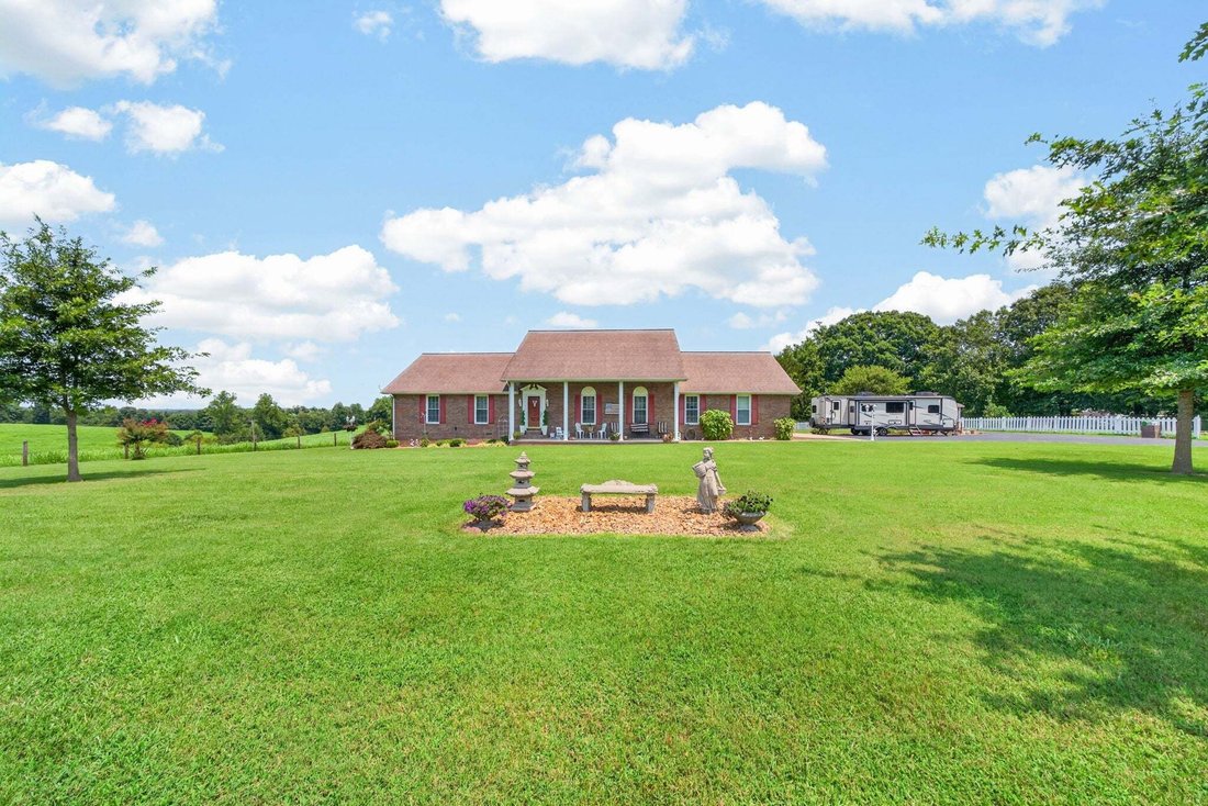House in Red Boiling Springs, Tennessee, United States 4 - 18592116
