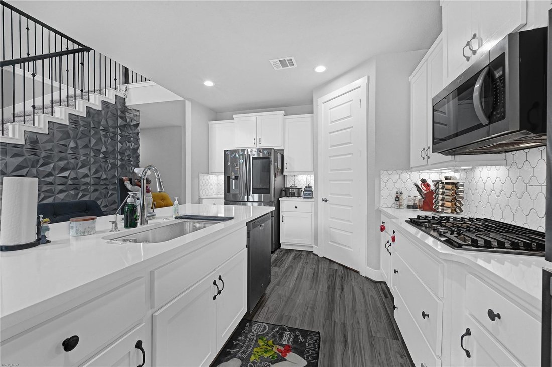 House in Friendswood, Texas, United States 4 - 18592733