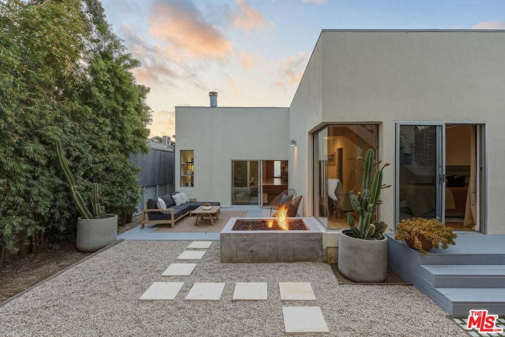 House in Los Angeles, California, United States 1 - 18398474