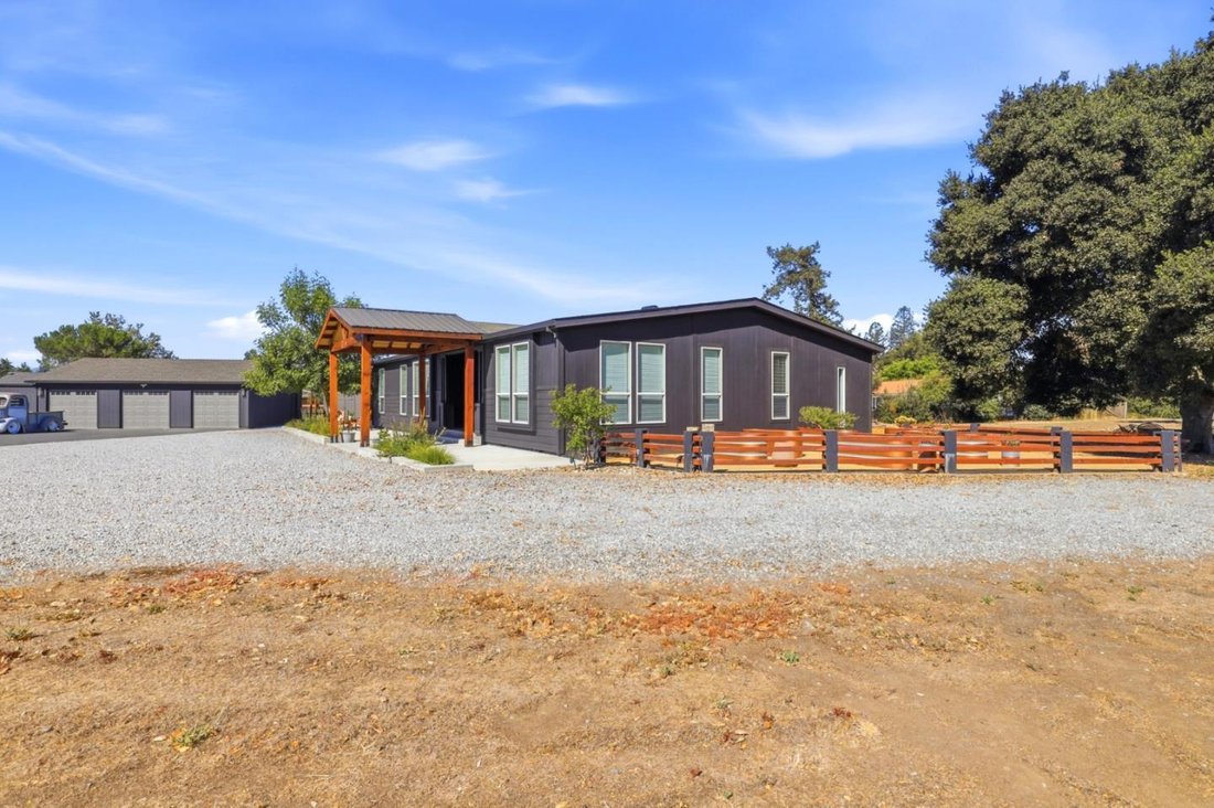 House in Gilroy, California, United States 4 - 18591459