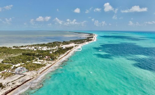Land in Cancún, Quintana Roo, Mexiko 1