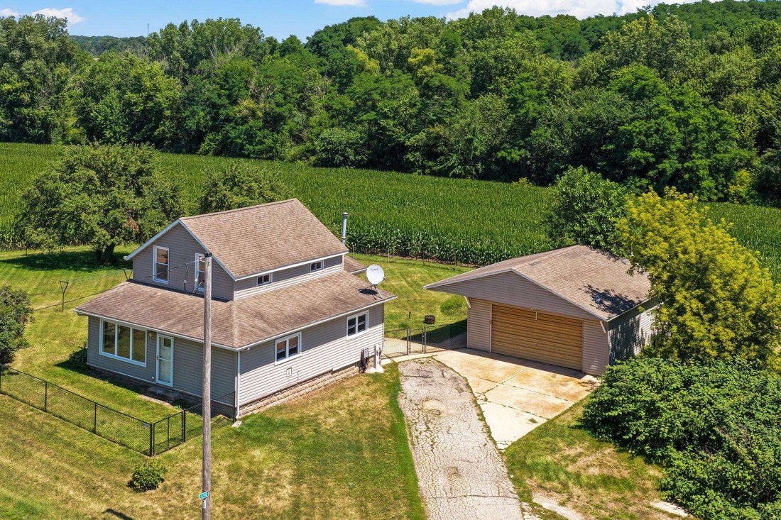 House in Oregon, Wisconsin, United States 1 - 18590880