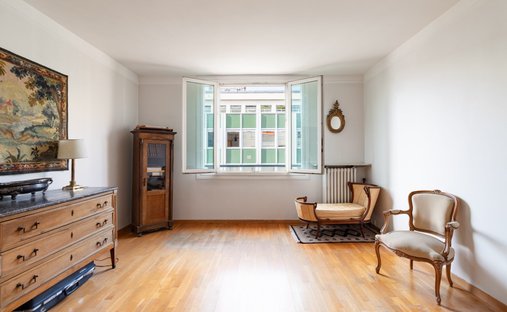 Apartment in Perouses, Paris, Ile-de-France 1