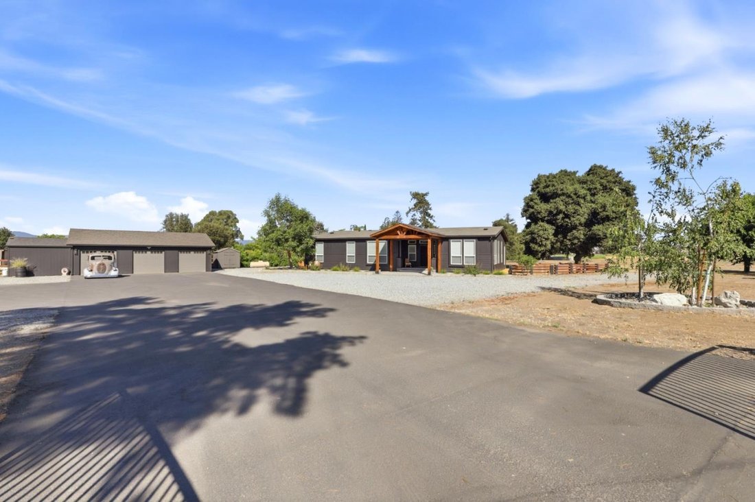 House in Gilroy, California, United States 3 - 18591459