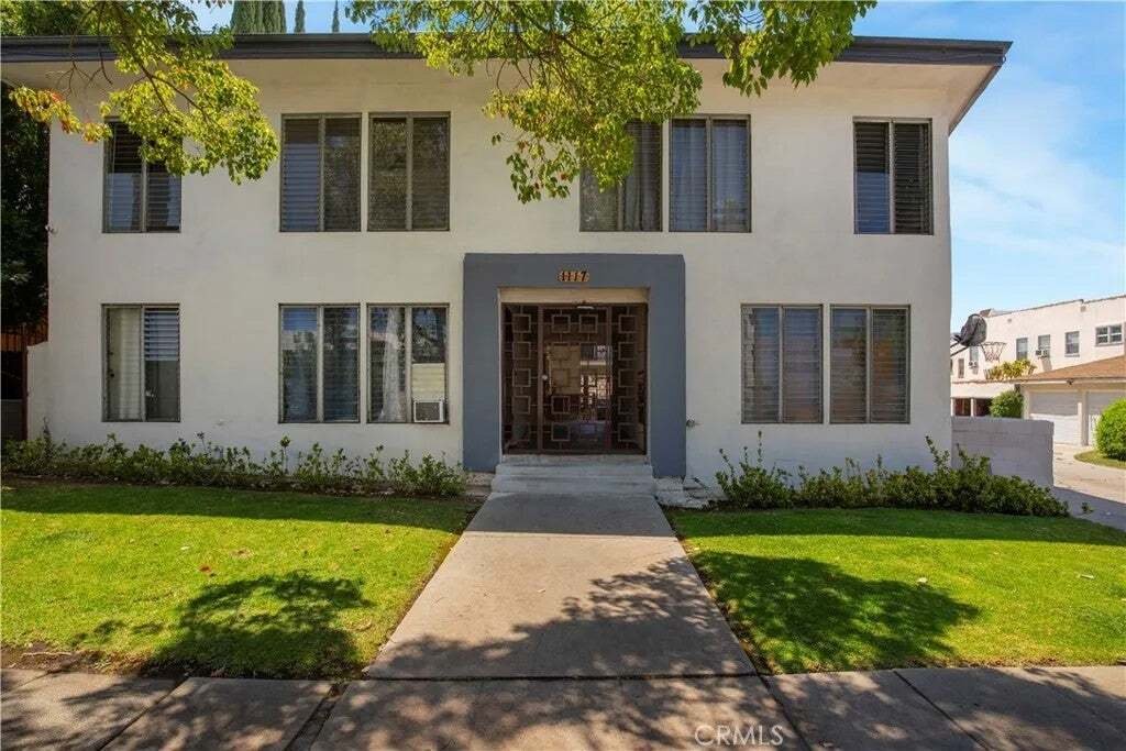 Los Angeles, California, United States 1 - 18250542
