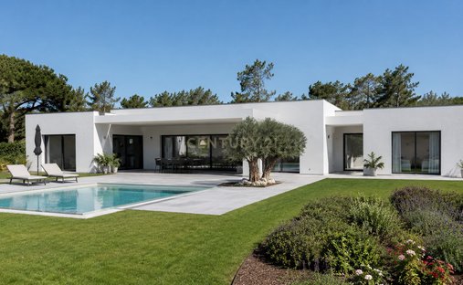 Land in Sesimbra (Castelo), Setubal, Portugal 1