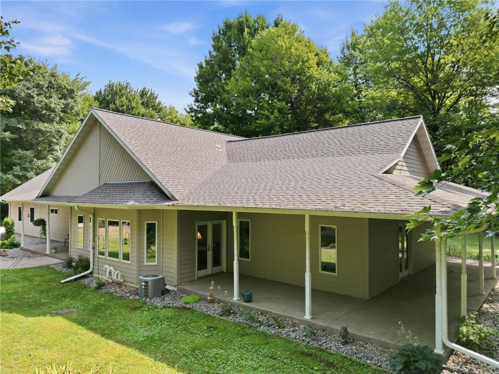 House in Bloomer, Wisconsin, United States 5 - 18591503