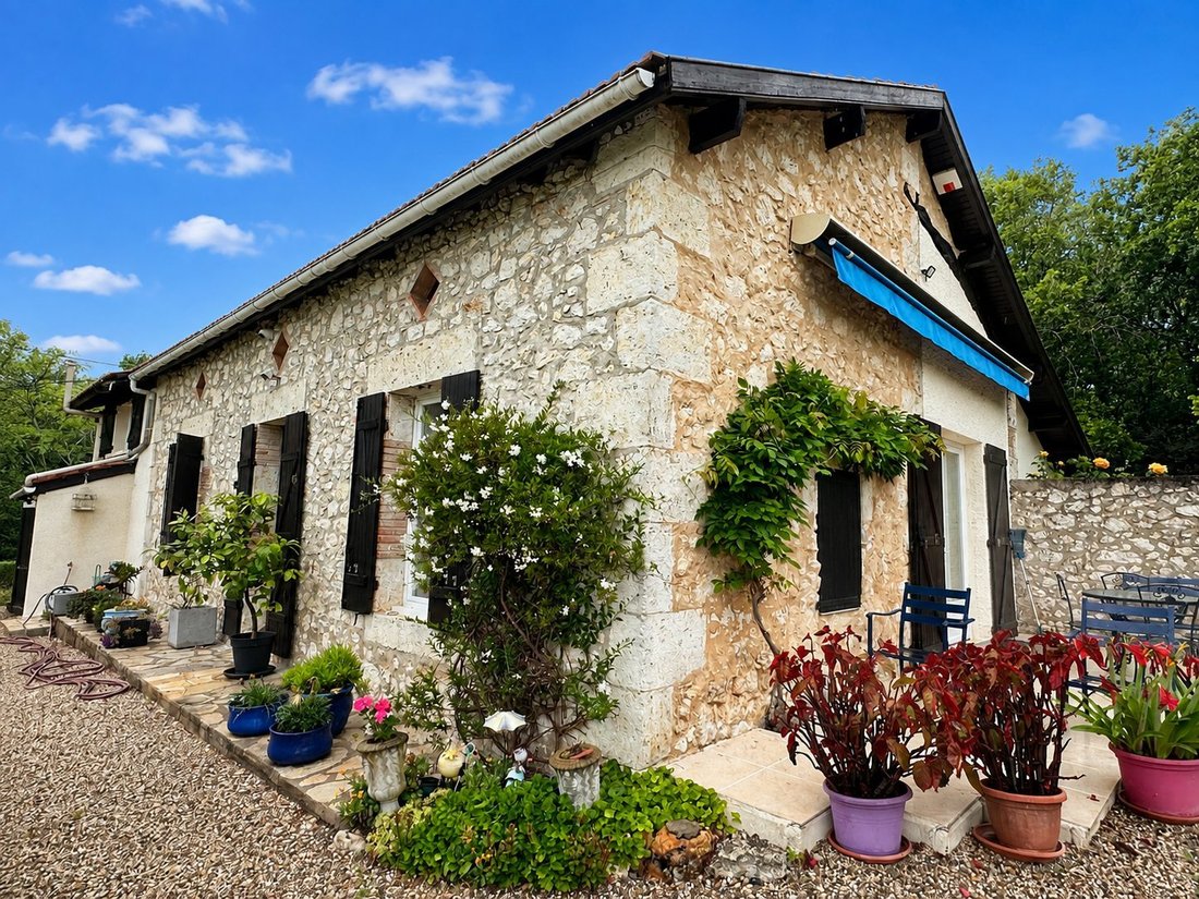 House in Moustier, Nouvelle-Aquitaine, France 1 - 17815582