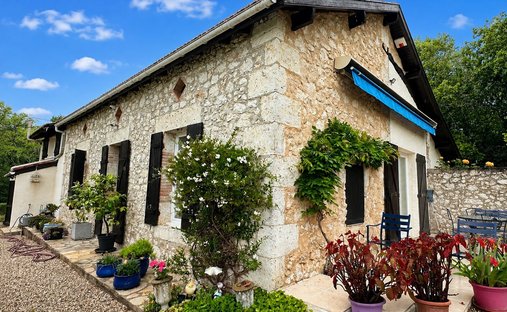 House in Moustier, Nouvelle-Aquitaine, France 1