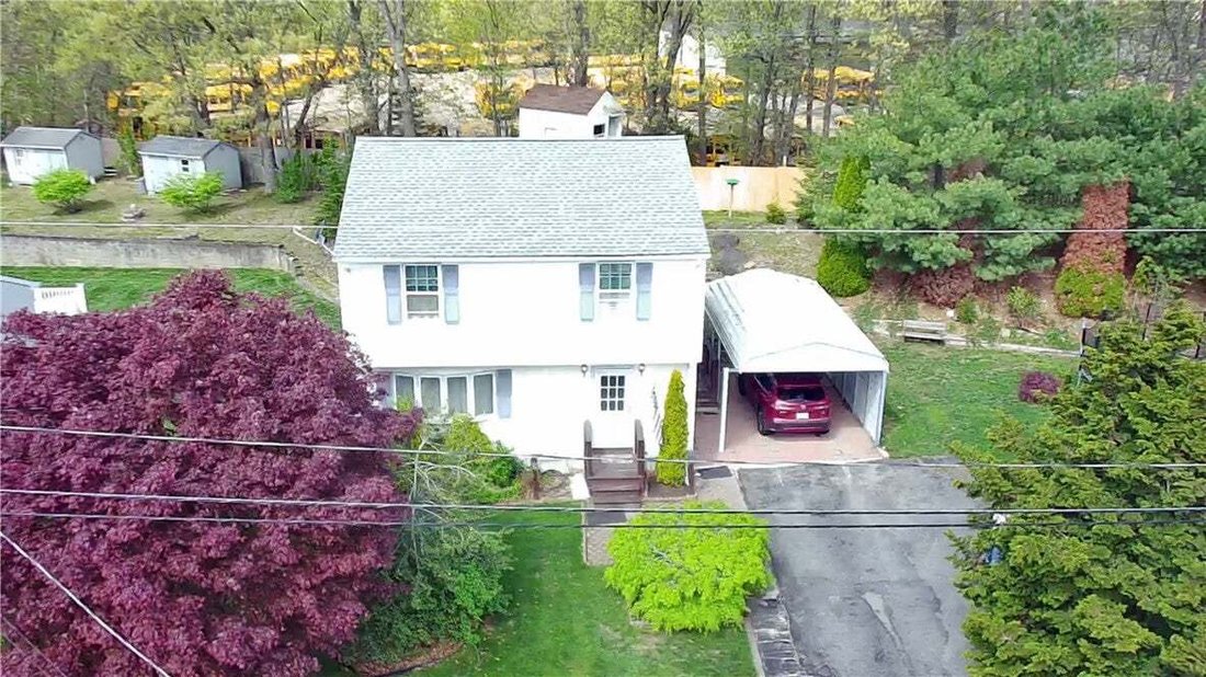 House in Lincoln, Rhode Island, United States 4 - 18590961