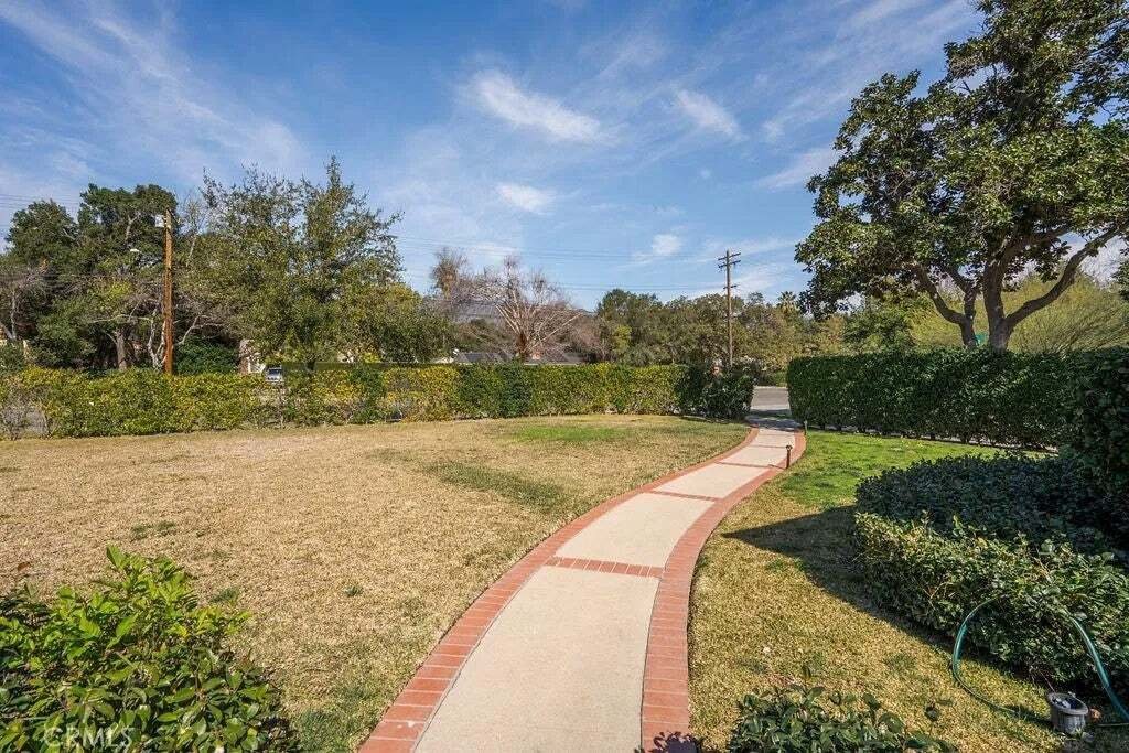 House in Altadena, California, United States 3 - 18592004