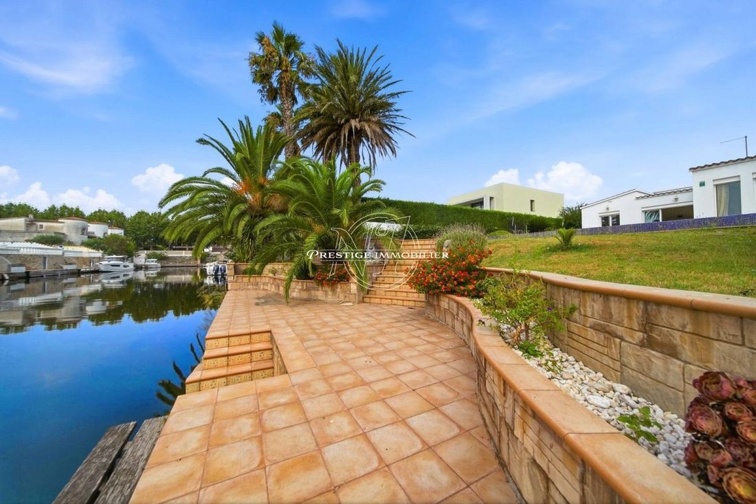 Villa in Empuriabrava, Catalonia, Spain 3 - 18589627