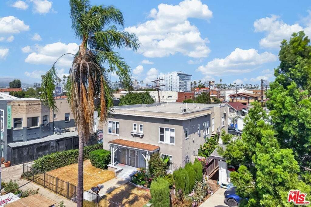 Los Angeles, California, United States 3 - 18591108