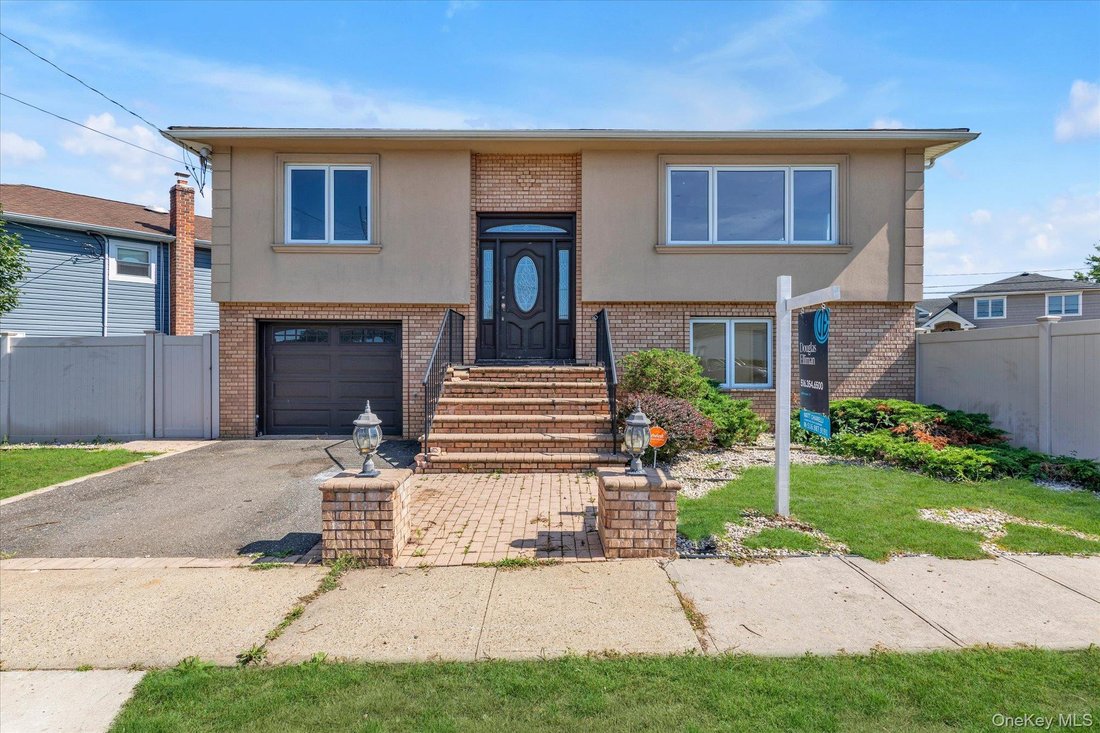 House in Bellmore, New York, United States 1 - 18592828