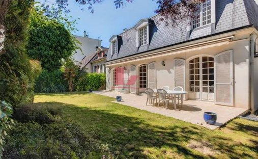 House in Insurrection, Vanves, France 1