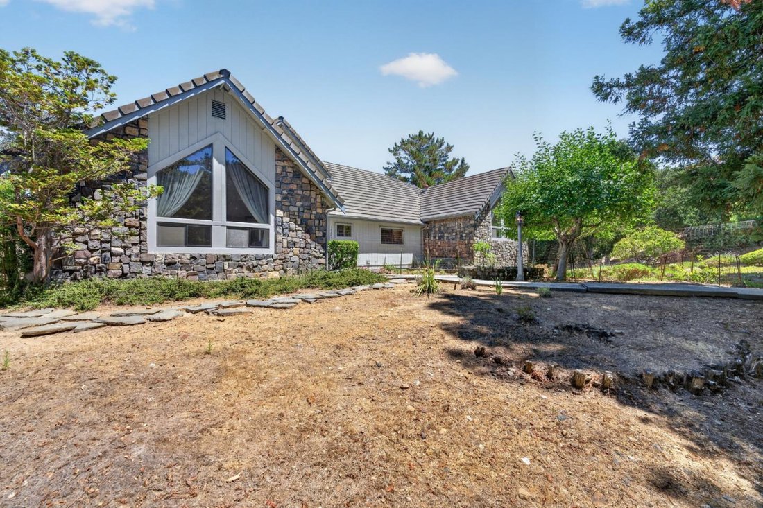 House in Los Altos Hills, California, United States 3 - 18591457